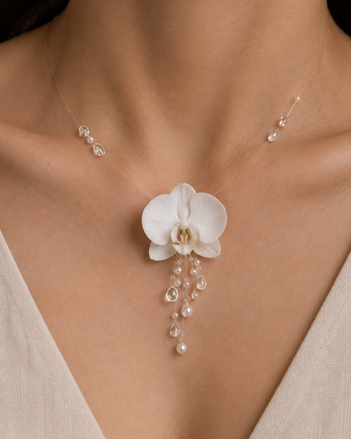 Le Rosse Studio Botanical Dew ivory orchid necklace