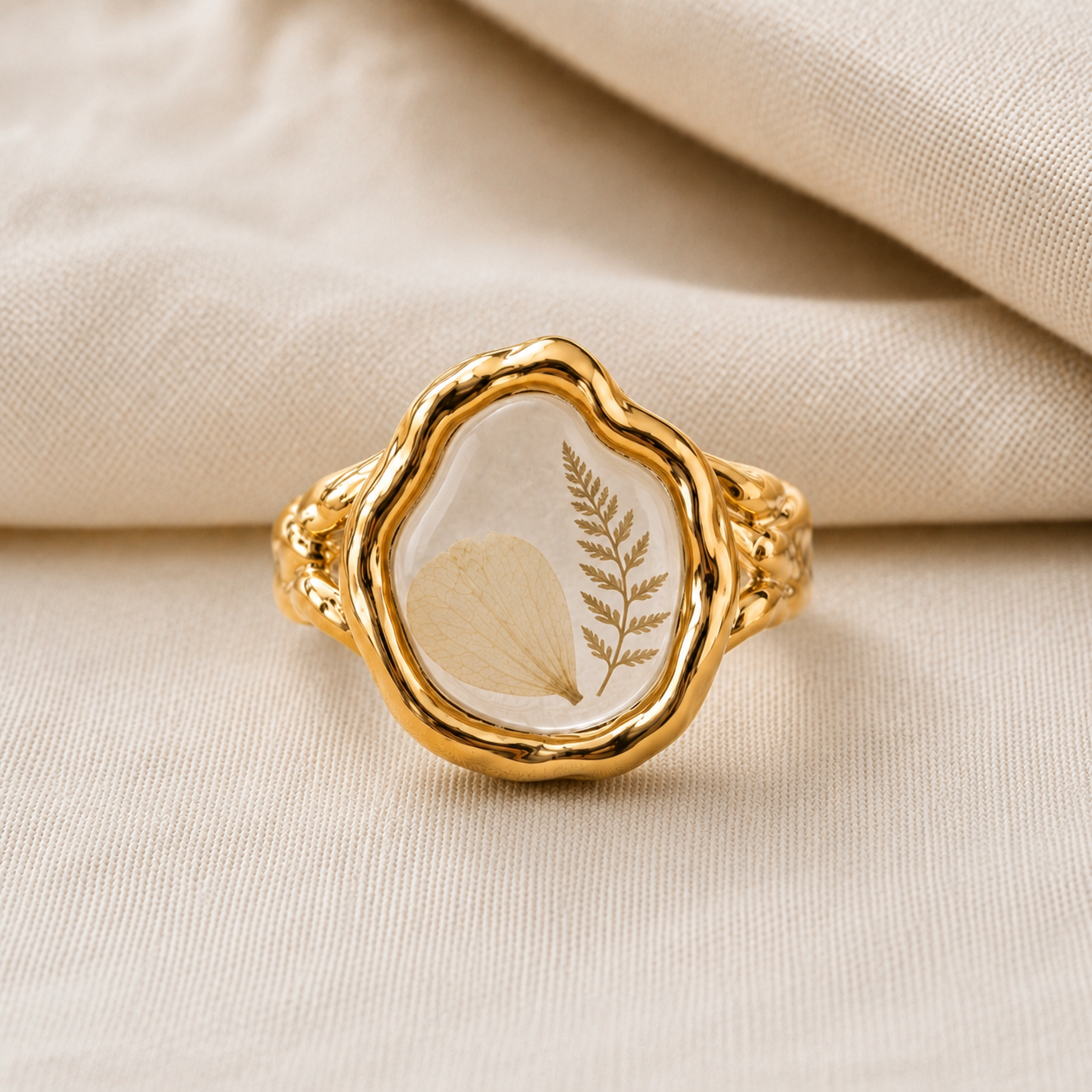 Le Rosse Studio Memorial Botanical Relic Ring in Gold Finish with preserved botanical fragments in a clear relic setting